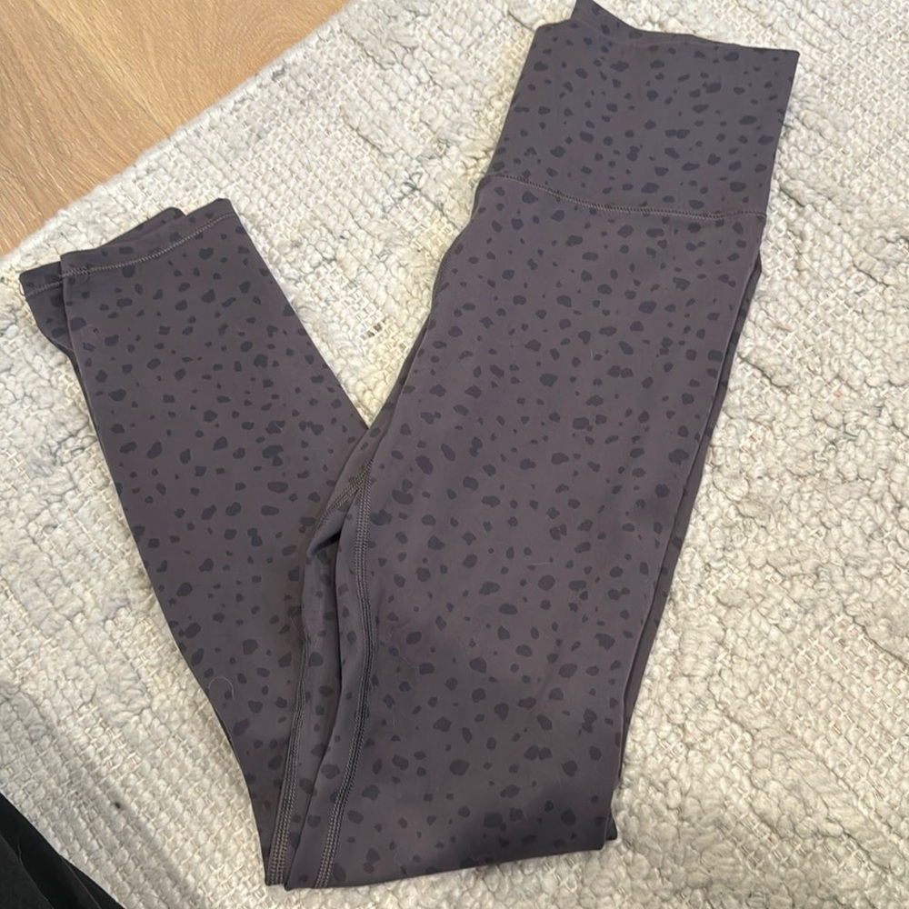 Vuori Studio Printed Elm Dots Legging